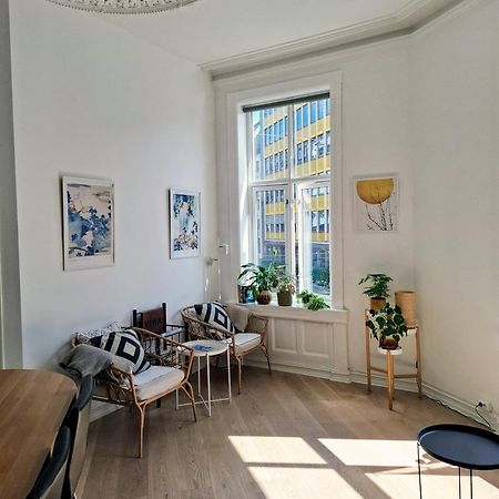 Bright And Charming Apartment From 1878 With View To The New National Museum In Oslo Exterior foto